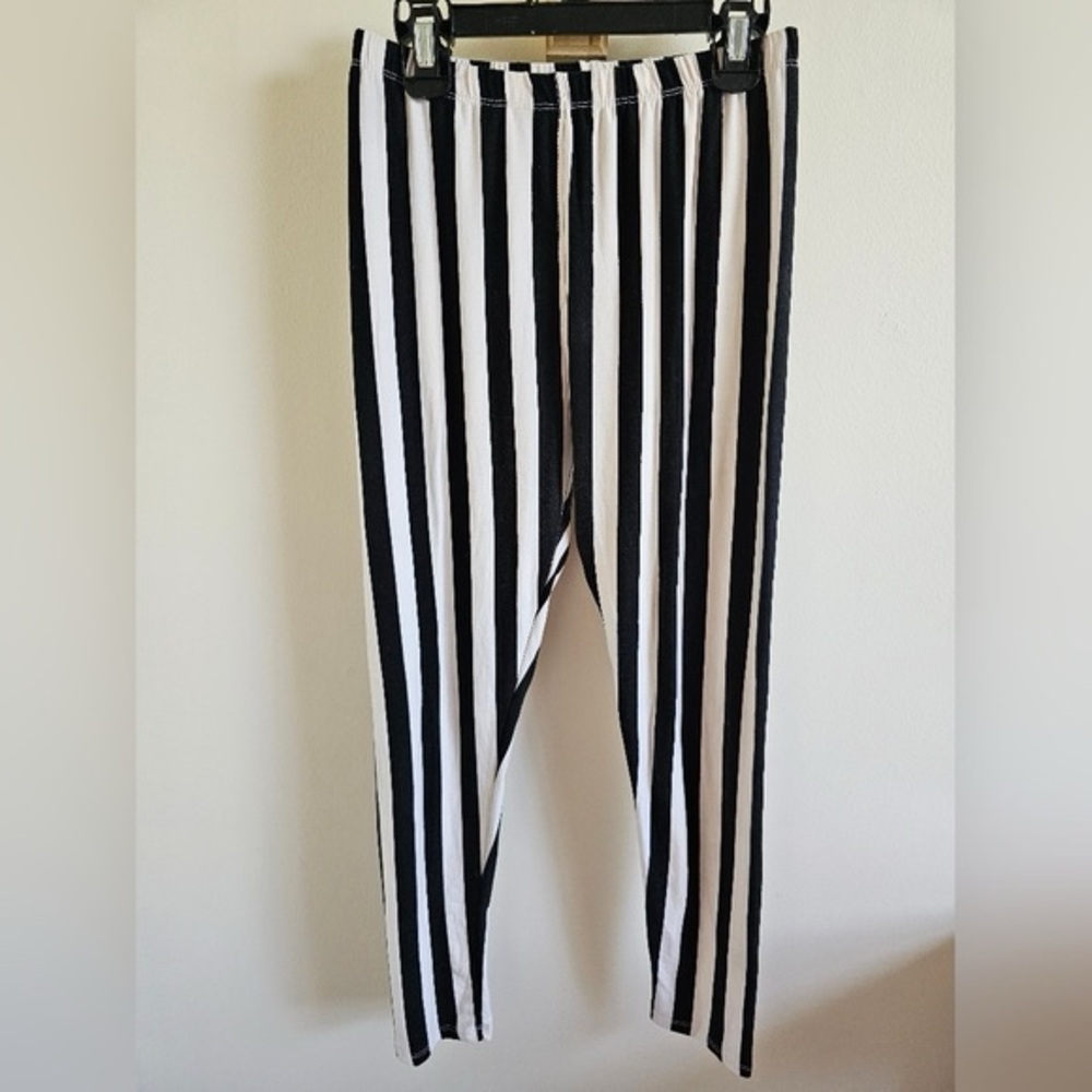 White&Black Pants